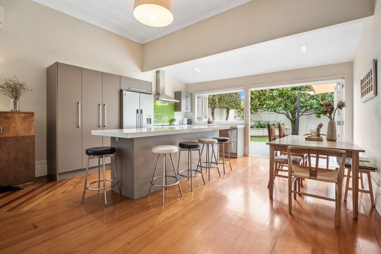Photo of property in 55 Symonds Street, Onehunga, Auckland, 1061