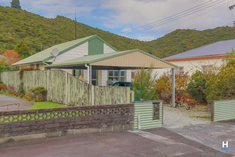 Photo of property in 65 Alexander Street, Greymouth, 7805