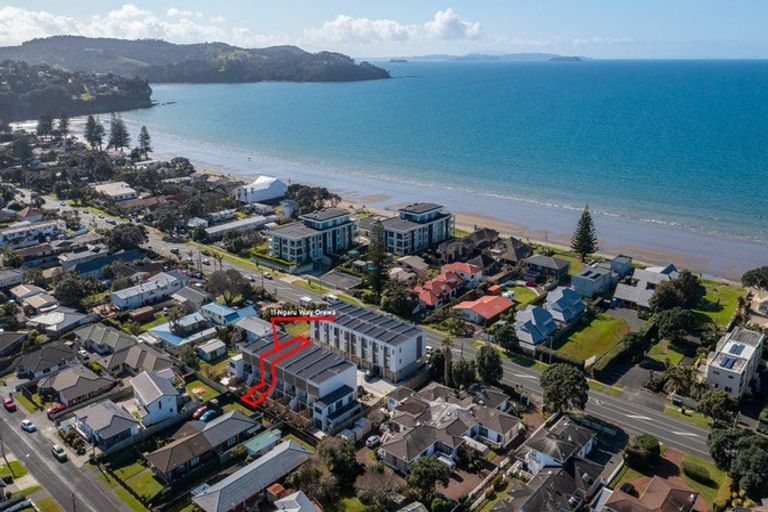 Photo of property in 11 Ngaru Way, Orewa, 0931