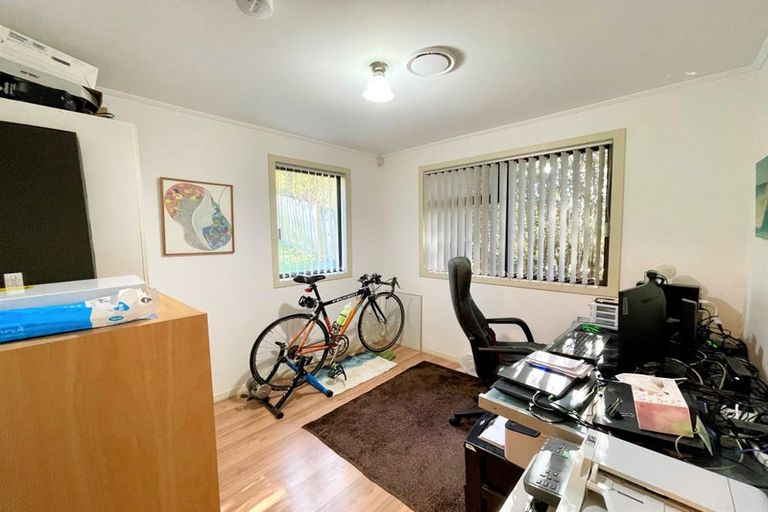 Photo of property in 14 Panzic Place, Glen Eden, Auckland, 0602