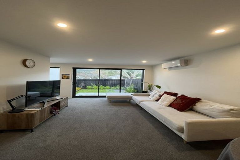 Photo of property in 2/48 Glen Road, Stokes Valley, Lower Hutt, 5019