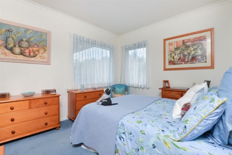 Photo of property in 2 Rosella Grove, Waimauku, 0812