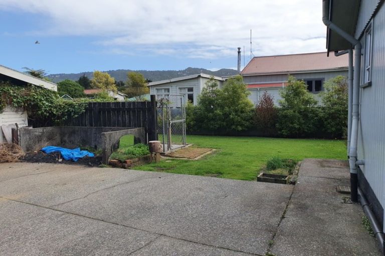 Photo of property in 39 Inverness Street, Dunollie, Runanga, 7803