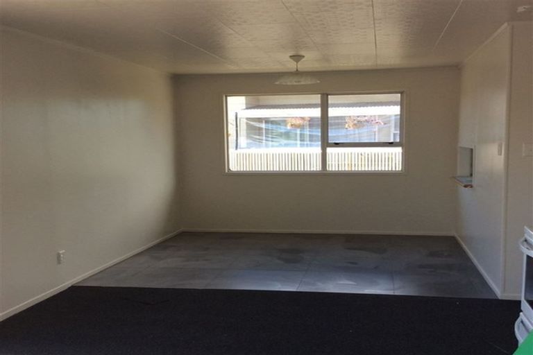 Photo of property in 18 Penfold Place, Henderson, Auckland, 0610