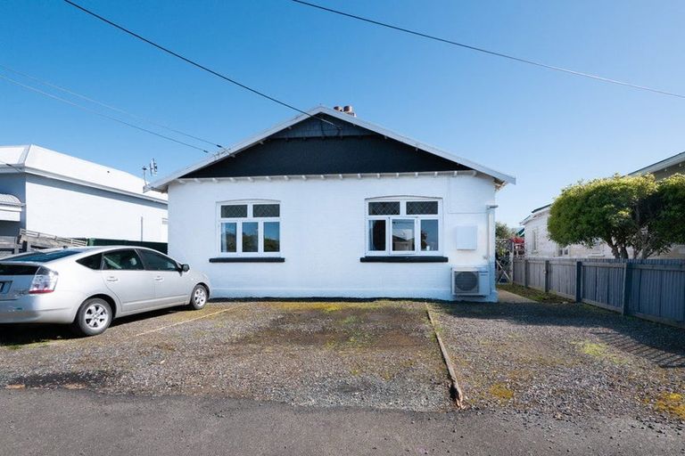 Photo of property in 38 Hargest Crescent, Saint Kilda, Dunedin, 9012