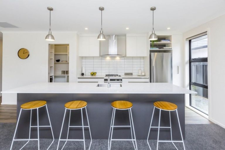 Photo of property in 2 Hopkirk Avenue, Wallaceville, Upper Hutt, 5018