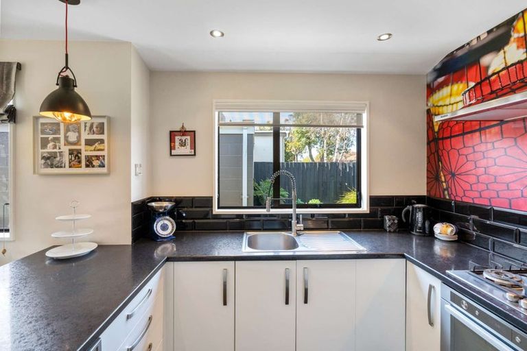 Photo of property in 2/51 Marshland Road, Shirley, Christchurch, 8061