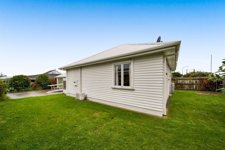 Photo of property in 2/15a Sole Avenue, Bell Block, New Plymouth, 4312