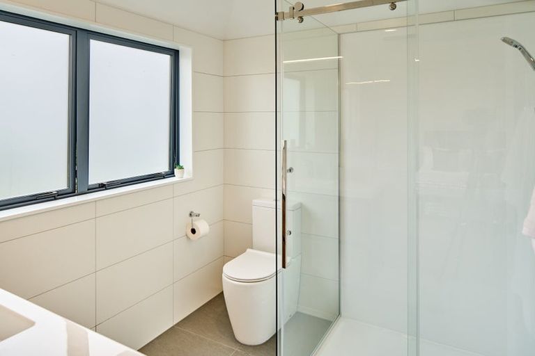 Photo of property in 32 Amesbury Drive, Churton Park, Wellington, 6037