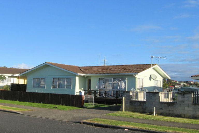 Photo of property in 9 Dillon Crescent, Clover Park, Auckland, 2019