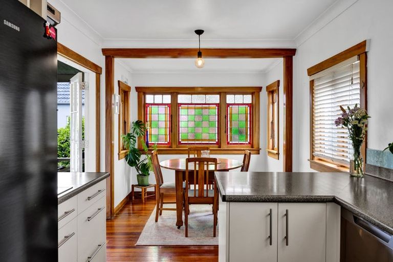 Photo of property in 58 Govett Avenue, Frankleigh Park, New Plymouth, 4310