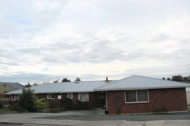 Photo of property in 13 Henley Drive, Balclutha, 9230
