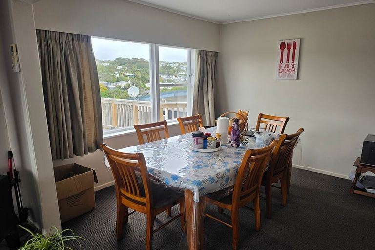 Photo of property in 3 Merritt Way, Newlands, Wellington, 6037