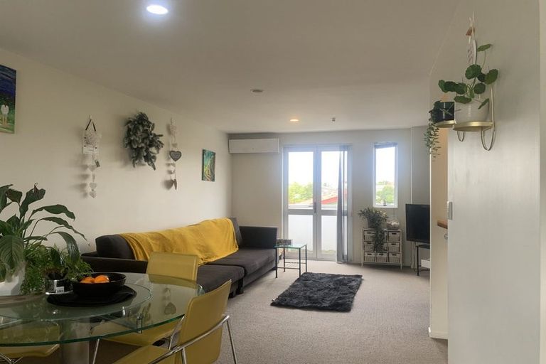 Photo of property in 97 Albionvale Road, Glen Eden, Auckland, 0602