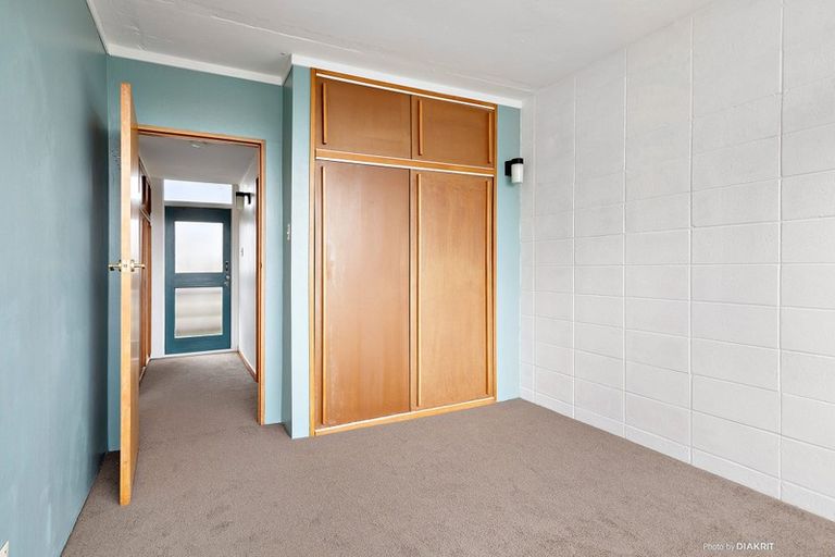 Photo of property in Beresford Apartments, 7/118 Russell Terrace, Berhampore, Wellington, 6023
