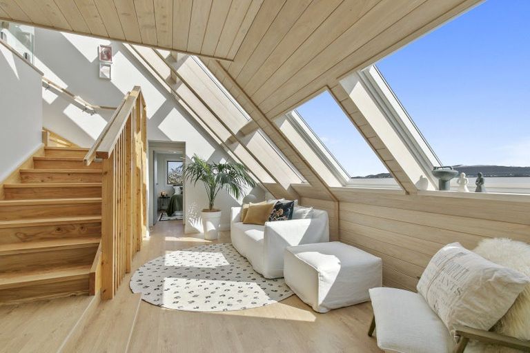 Photo of property in 83d Seatoun Heights Road, Seatoun, Wellington, 6022