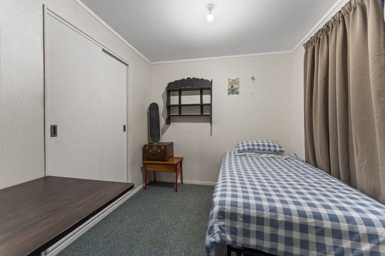 Photo of property in 36 Guildford Drive, Paraparaumu, 5032