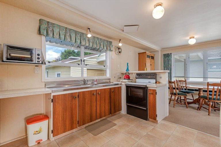 Photo of property in 18 Gloucester Street, Takaro, Palmerston North, 4412