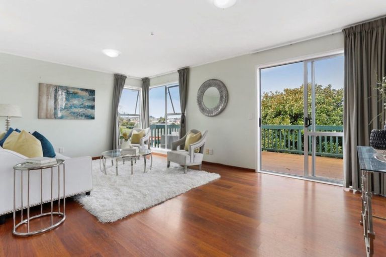 Photo of property in 56 Mirrabooka Avenue, Botany Downs, Auckland, 2010