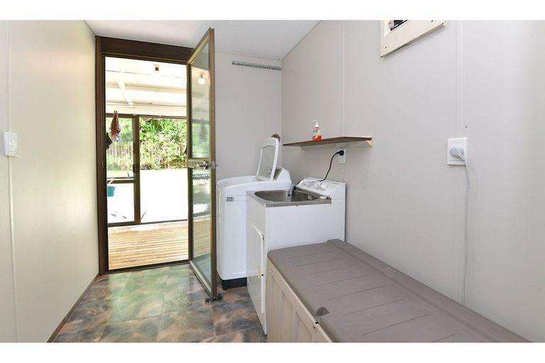 Photo of property in 16 Bay Vista Drive, Red Beach, 0932