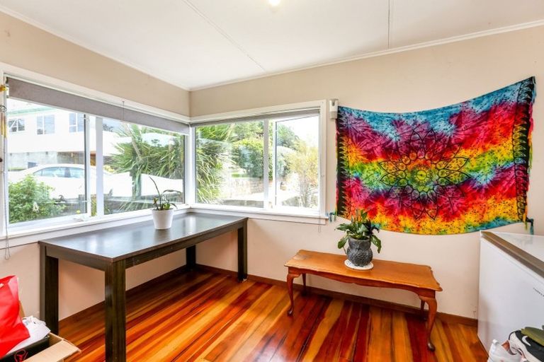 Photo of property in 32 Elizabeth Place, Ferndale, New Plymouth, 4310