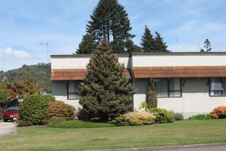 Photo of property in 4 Gwendoline Street, Glenholme, Rotorua, 3010
