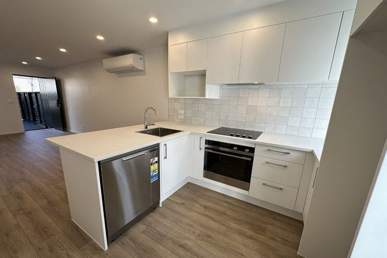 Photo of property in 23/28 Westgate Drive, Westgate, Auckland, 0614