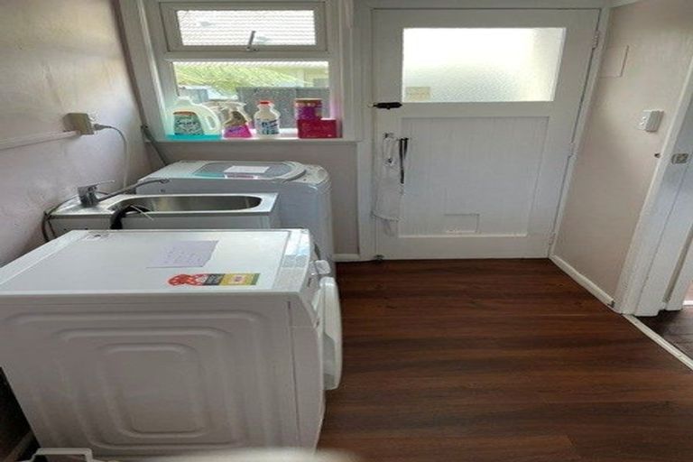 Photo of property in 106 Whites Line East, Waiwhetu, Lower Hutt, 5010