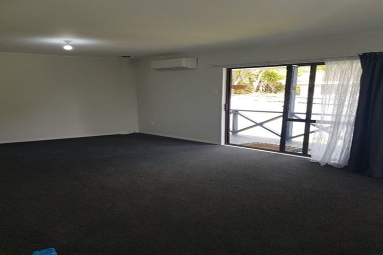 Photo of property in 7 Whitechapel Grove, Stokes Valley, Lower Hutt, 5019
