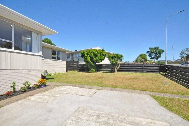 Photo of property in 152 Mahia Road, Wattle Downs, Auckland, 2103