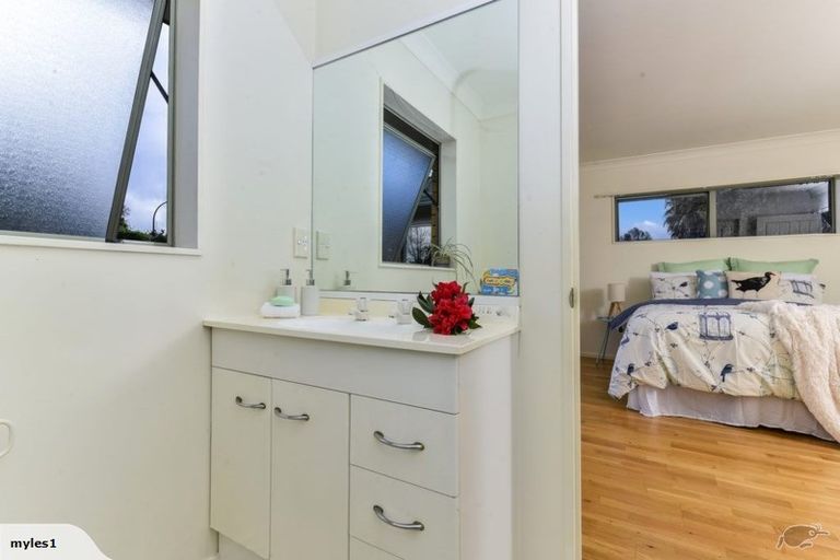 Photo of property in 12 Sophora Way, Albany, Auckland, 0632