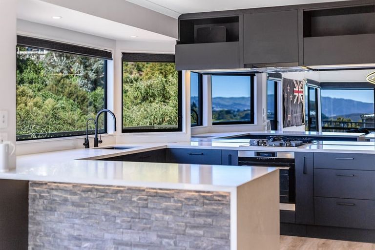 Photo of property in 8 Glengavel Grove, Papakowhai, Porirua, 5024