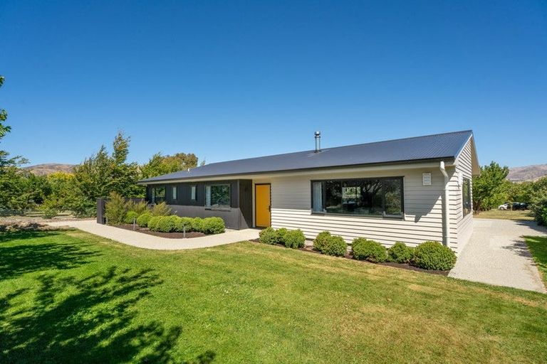 Photo of property in 25 Hall Road, Bannockburn, Cromwell, 9384