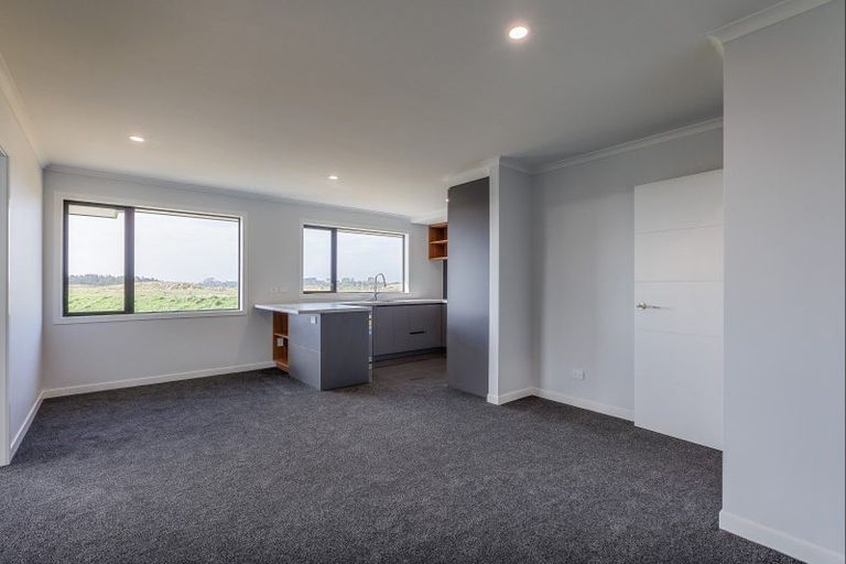 Photo of property in 19 Corsica Court, Fitzherbert, Palmerston North, 4410