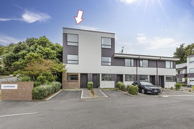 Photo of property in 1/8 Thatcher Crescent, Crofton Downs, Wellington, 6035