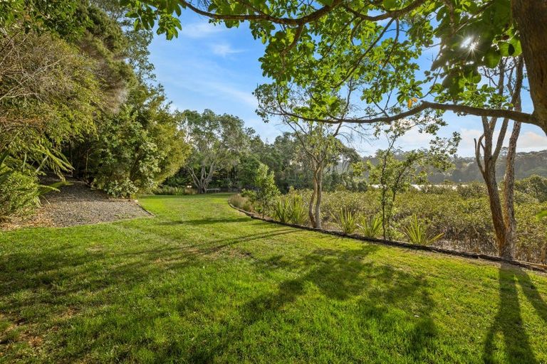 Photo of property in 20 Oscar Road, Greenhithe, Auckland, 0632