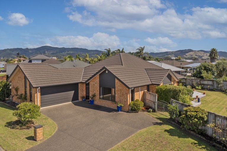 Photo of property in 71 Cholmondeley Crescent, Whitianga, 3510