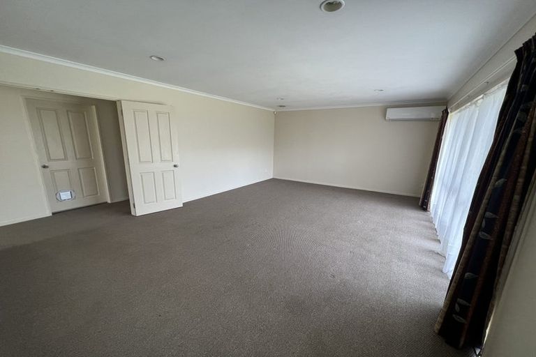 Photo of property in 25 Glenross Drive, Wattle Downs, Auckland, 2103