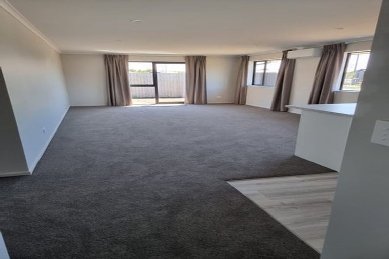 Photo of property in 2 Cabbage Close, Halswell, Christchurch, 8025