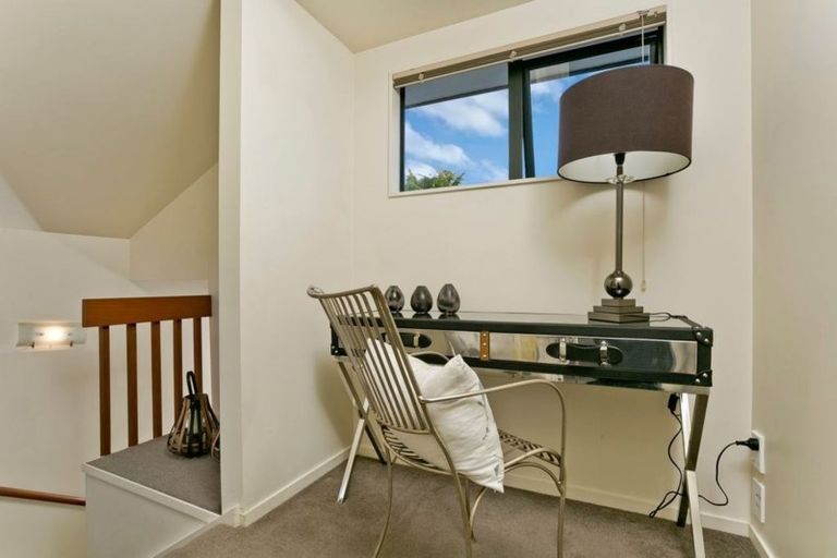 Photo of property in 5 Coventry Way, Long Bay, Auckland, 0630