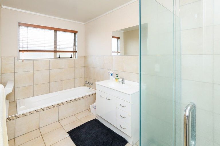 Photo of property in 21 Cleveland Heights, Kelvin Grove, Palmerston North, 4414