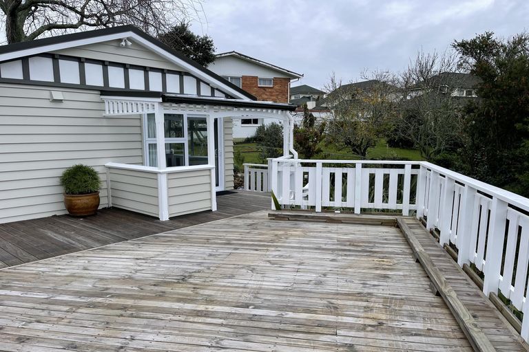 Photo of property in 14 Sale Street, Cockle Bay, Auckland, 2014