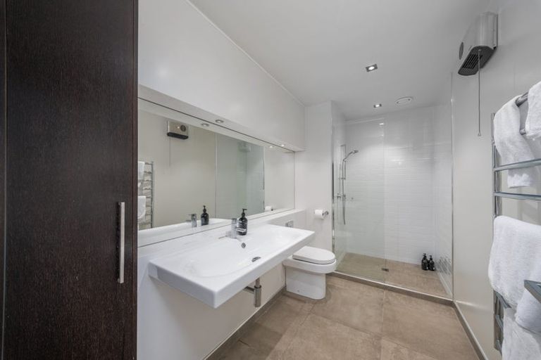Photo of property in 12 Holly Road, St Albans, Christchurch, 8014