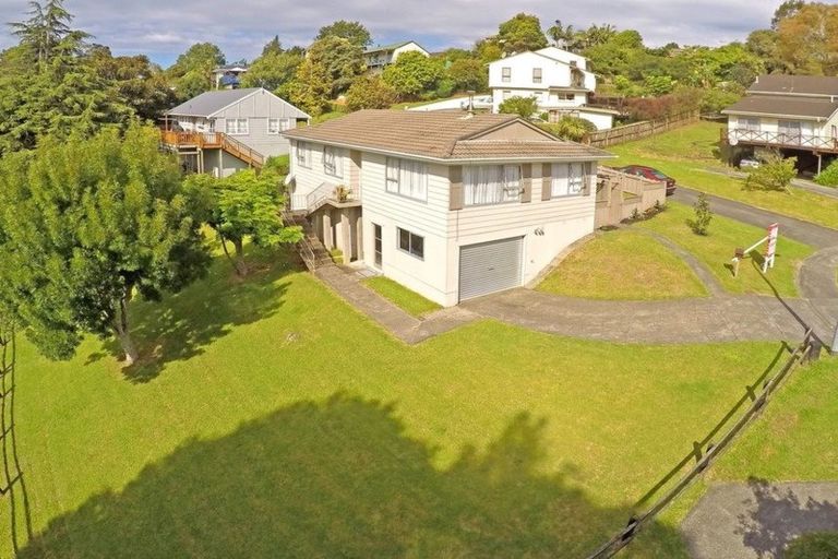 Photo of property in 11 Mistletoe Place, Browns Bay, Auckland, 0630