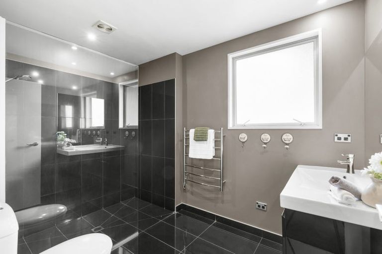 Photo of property in 2 Kinrara Place, Halswell, Christchurch, 8025