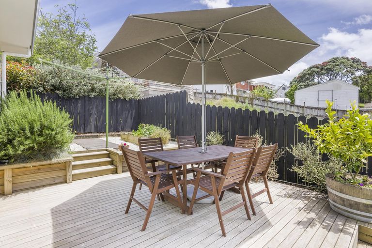 Photo of property in 2/30 Howe Street, Howick, Auckland, 2014