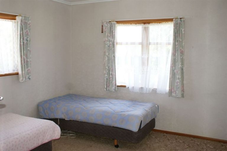 Photo of property in 9 Iti Street, Otaki, 5512