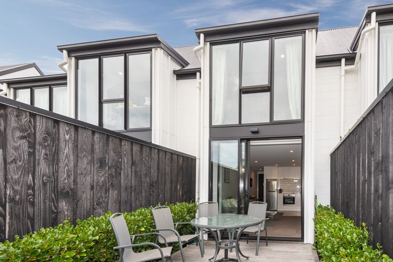 Photo of property in 1036b Colombo Street, St Albans, Christchurch, 8014