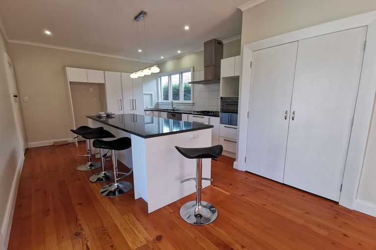 Photo of property in 77 Jeffreys Road, Fendalton, Christchurch, 8052