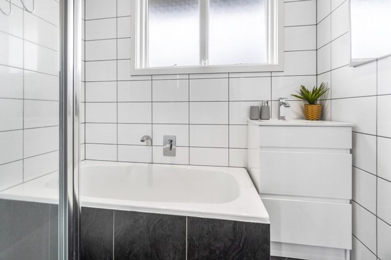 Photo of property in 81 Woolley Street, Avondale, Christchurch, 8061